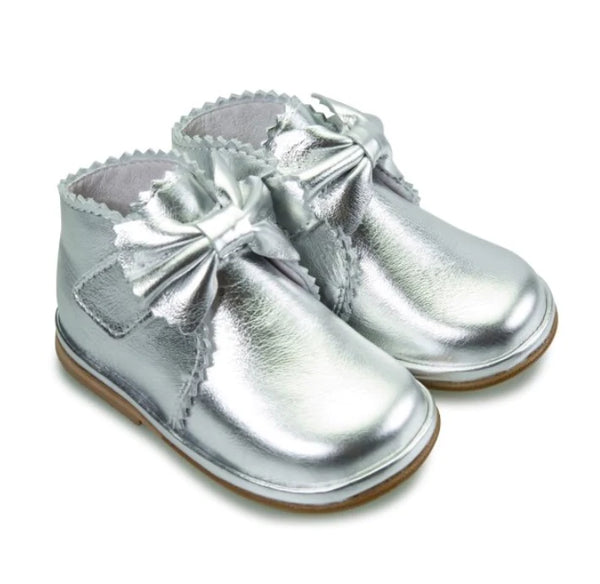 Borboleta Silver Sharon Boots – Mimi's Boutique Official